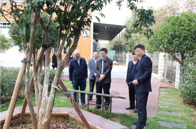 省供銷合作總社黨組書(shū)記、理事會(huì)主任劉湘凌調(diào)研我司