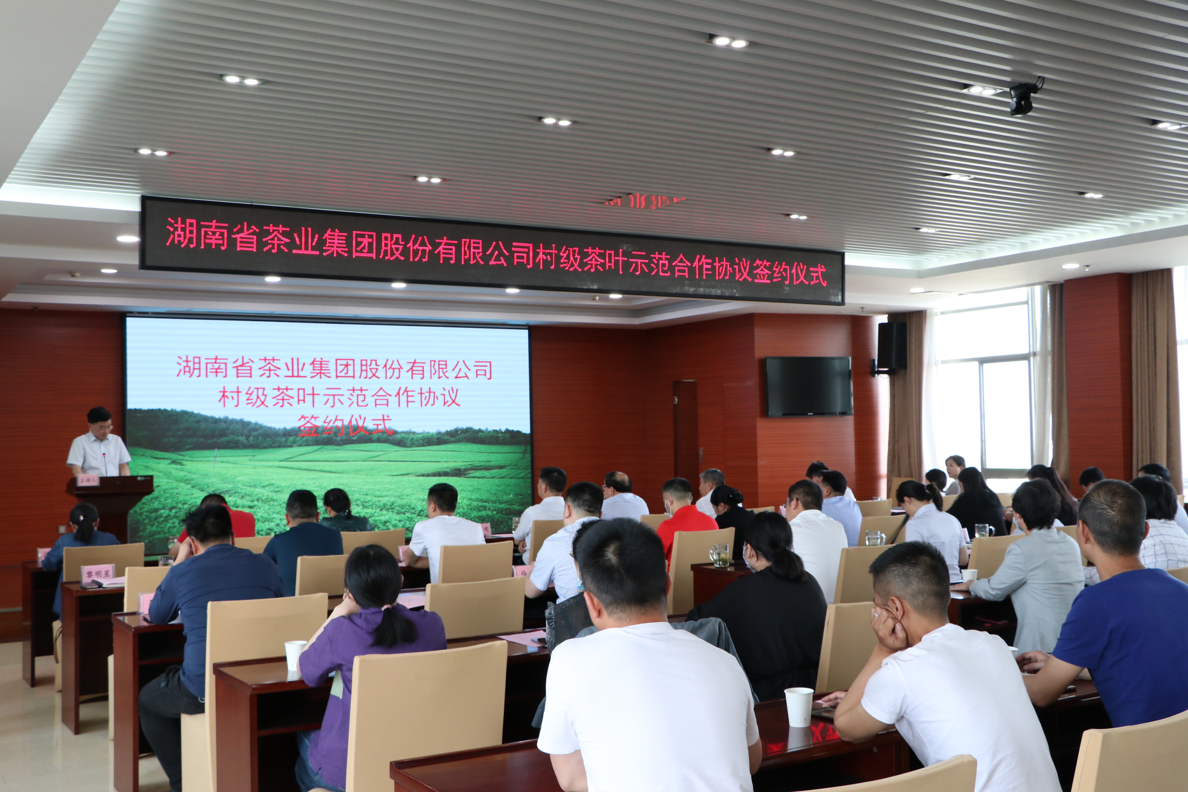 打通脫貧攻堅(jiān)最后一公里 示范帶動(dòng)建檔立卡貧困戶(hù)脫貧致富