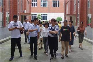 中國(guó)人民大學(xué)茶道哲學(xué)研究所湖南茶文化考察團(tuán)一行赴集團(tuán)白沙溪茶廠、益陽(yáng)茶廠、君山茶業(yè)考察調(diào)研
